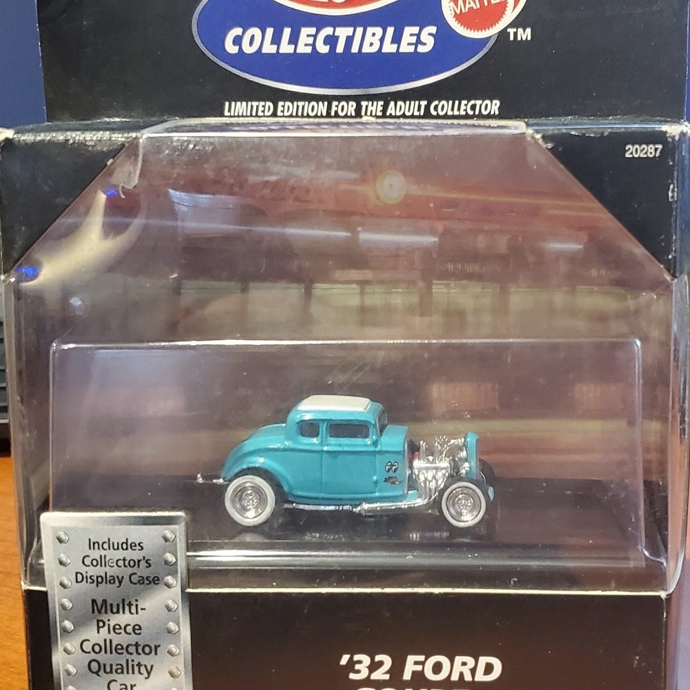 NIB Hot Wheels Collectibles ’32 Ford Coupe Teal